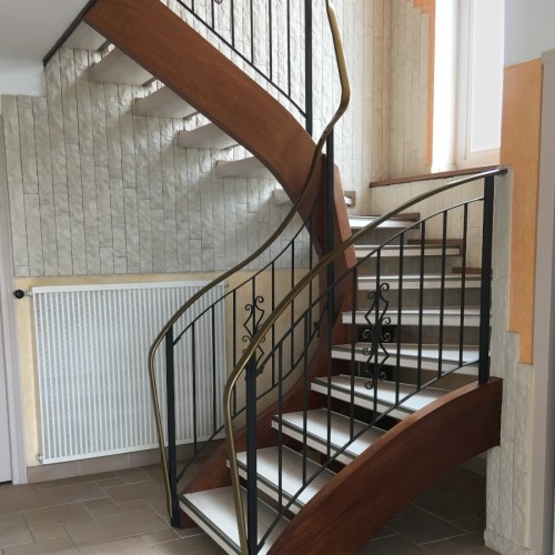 Rénovation des marches d&rsquo;un escalier ajouré