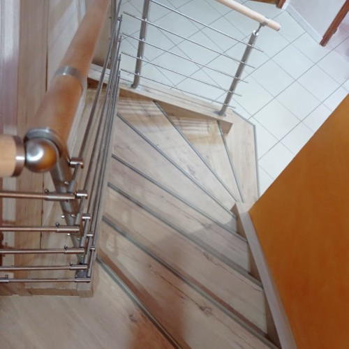 rénovation escalier rustique