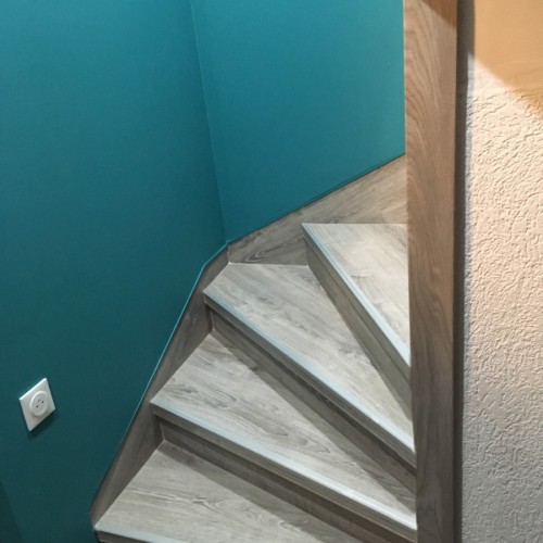 Habillage d&rsquo;un escalier d&rsquo;accès aux combles